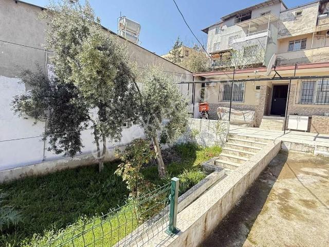 555 M² Bahçeli, Yazlık Tadında Müstakil Ev