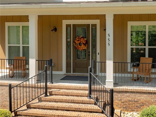 555 Riverstead Drive