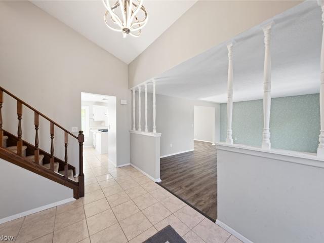 5565 Pin Oak Circle