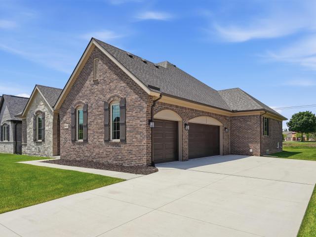 55611 Bay Oaks Court