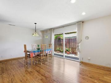 5561 Roundtree Terrace