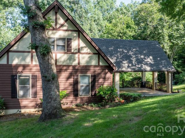 5562 Clearlake Drive