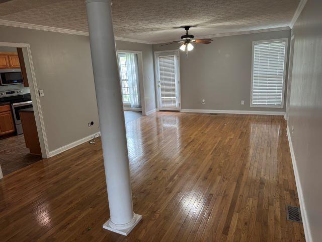 556 Clark Circle
