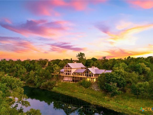 556 Cliff View Loop