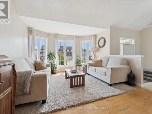 556 Black Street, Centre Wellington Fergus, ON, N1M 0A3 house for sale | Listing ID X13751 | Royal LePage