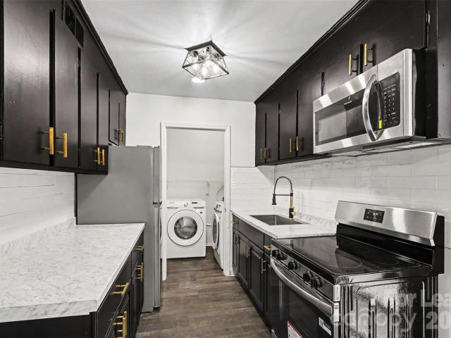 556 Blendwood Drive, Charlotte, US, NC