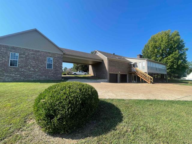 556 burnett ln
