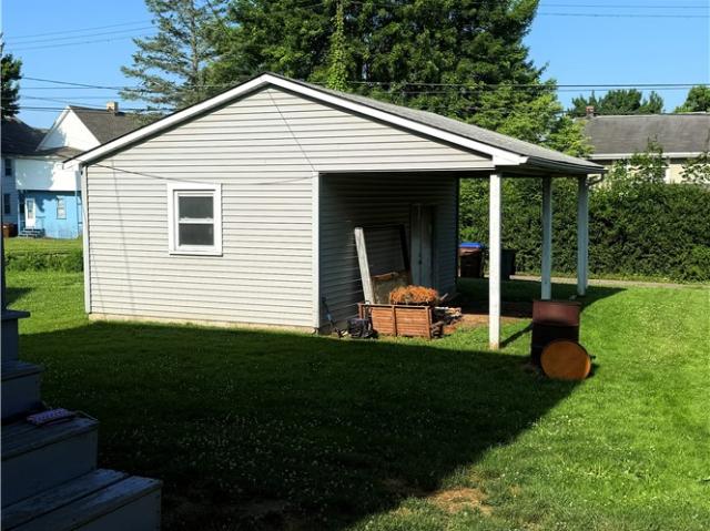 556 Spruce Ave