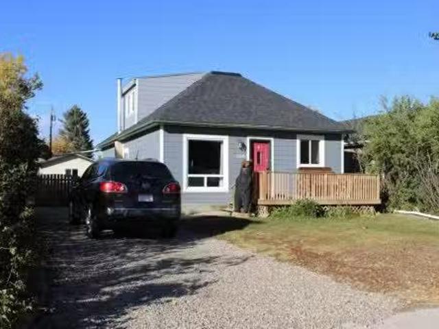 556 Rogers Avenue, Picture Butte, AB, T0K 1V0 house for sale.