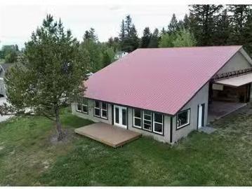 5574 Lakeside Court, 100 Mile House, BC, V0K 2E1 house for s.