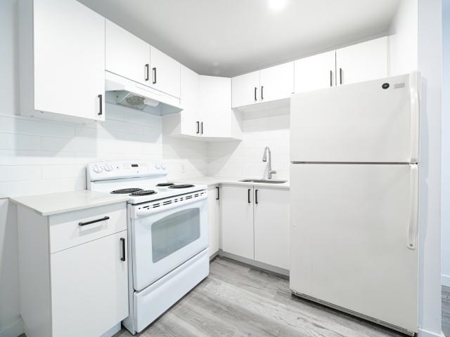 5576 St. Denis 3 1/2 Apartment for Rent