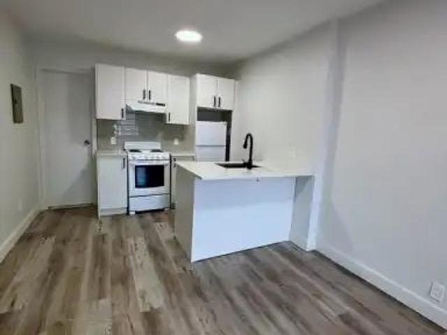 5576 St. Denis | 5576 Rue Saint Denis, Montreal