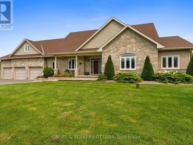 5579 Lombardy Drive, Ottawa, ON, K0A 2W0 house for sale | Listing ID X14080 | Royal LePage
