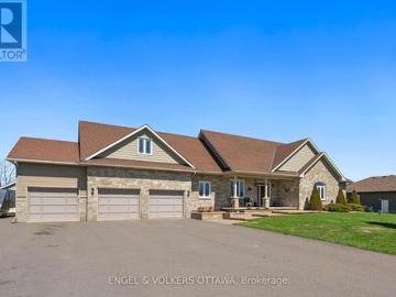 5579 Lombardy Drive, Ottawa, ON, K0A 2W0 house for sale | Listing ID X13064 | Royal LePage