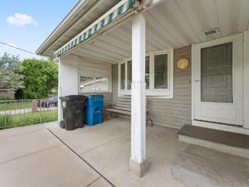 557 Cheri Lane NE