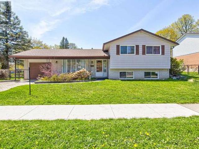557 Glen Manor Boulevard, Waterloo, ON, N2L 4T7 house for sale | Listing ID X13821 | Royal LePage
