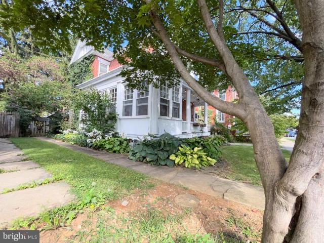 557 Nelson Street