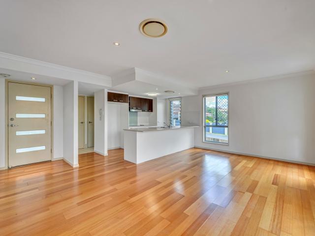 5/584 Old Cleveland Road, Camp Hill, QLD 4152 Townhouse for Rent Ray White Metro North