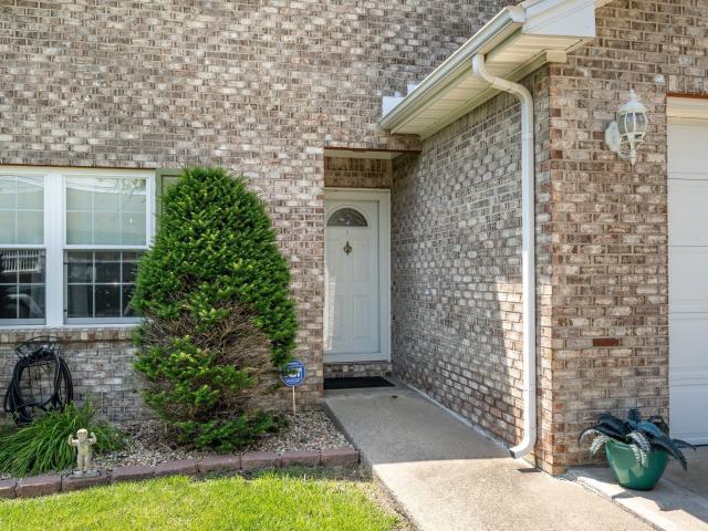 5584 Sandy Creek Drive N