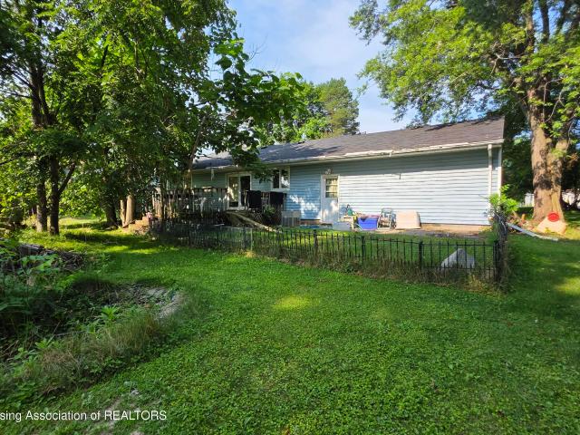 5588 Marsh Road