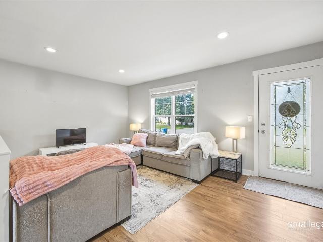 5588 Park Avenue