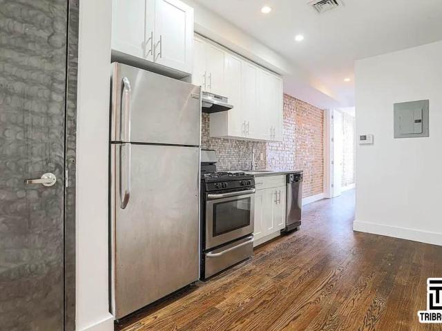 558 Kosciuszko Street, Unit 2R
