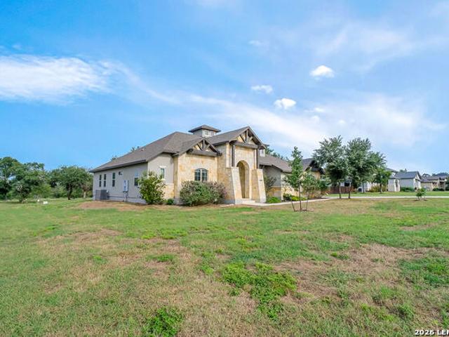 558 James Way