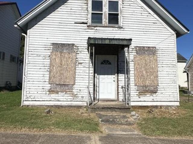 558 Palmer St, Middleport, OH 45760