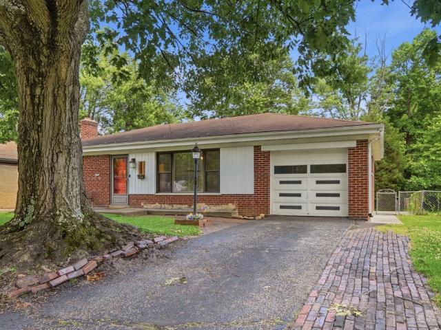 5594 Sunnywoods Lane