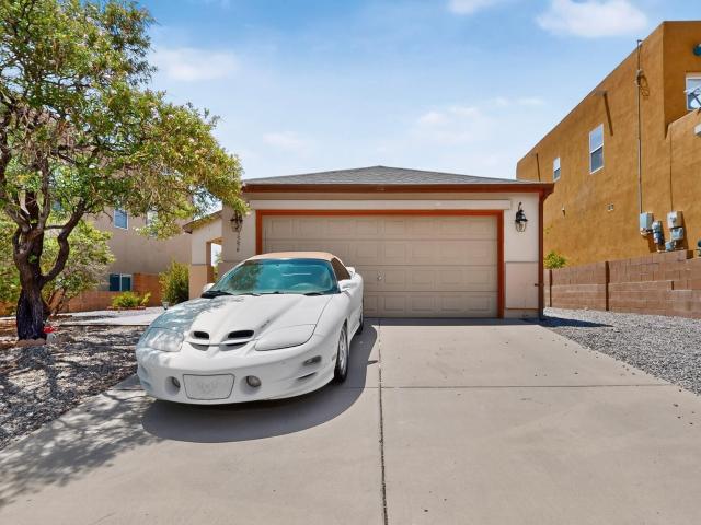 5596 Gladstone Drive NE