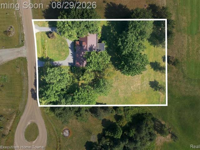 5593 Fairway Lane