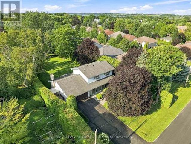 559 Alma Street, Scugog Port Perry, ON, L9L 1C9 house for sale | Listing ID E13666 | Royal LePage
