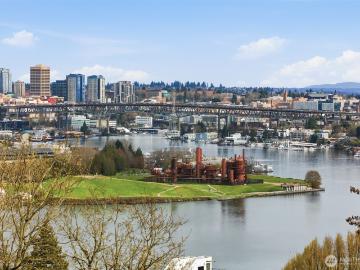 559 McGraw St, Unit 201, Seattle, WA 98109 | MLS #2488