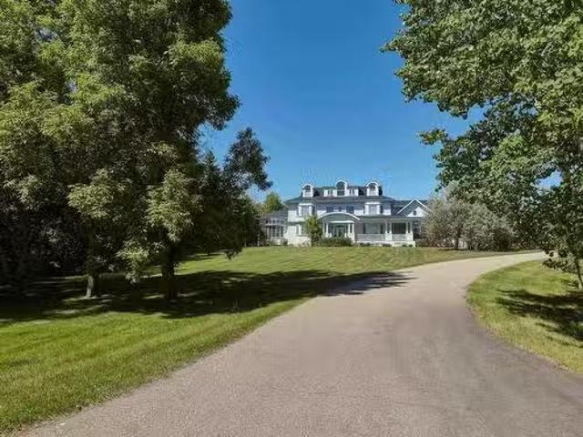 55 22459 Township Road 530, Rural Strathcona County, AB, T8E 2.