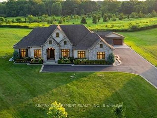 55 Tews Lane, Hamilton, ON, L9H 7N4 house for sale | Listing ID X13696 | Royal LePage