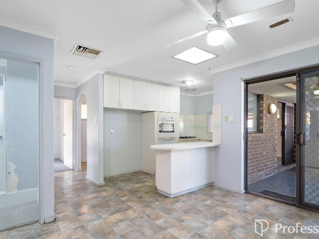 55 Tollington Park RoadKelmscott WA 6111, Australia