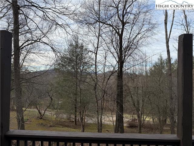 55 Twin Oaks Ln, Spruce Pine, NC 28777 | MLS #259441