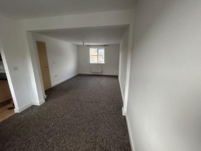 55 Willow Gardens, Sutton in Ashfield, 2 bedroom, Flat