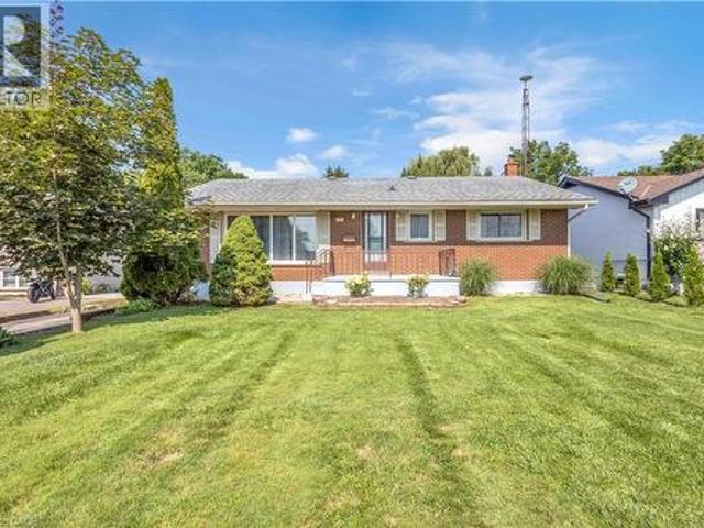 55 Young Street, Tillsonburg, ON, N4G 3H6 house for sale | Listing ID 40855 | Royal LePage