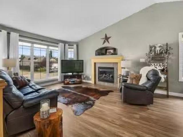 55 Agnew Close, Red Deer, AB, T4R 3L5 house for sale Listin.