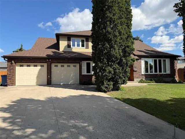 55 Ambassador Row, Winnipeg, MB, R2V 3M2 house for sale | Listing ID 202620 | Royal LePage