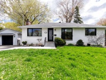 House for sale in T, Brossard - Garden