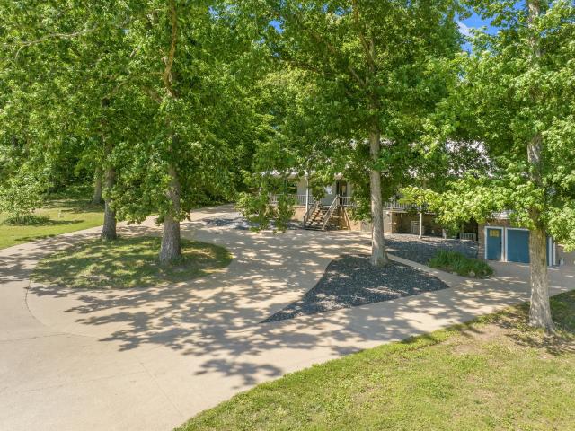55 Bell Ln