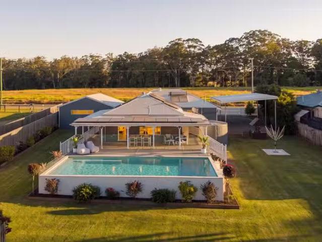 55 Burys Road, BEERWAH, QLD 4519 House for Rent
