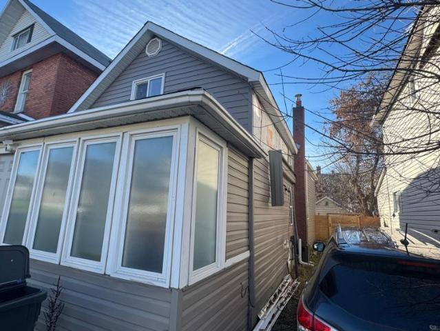 55 Cathcart St [Upper Level Unit]