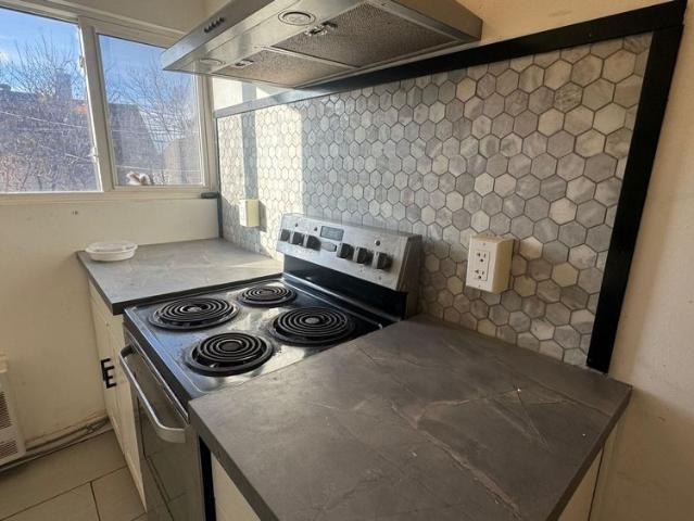 55 Cathcart St [Upper Level Unit]