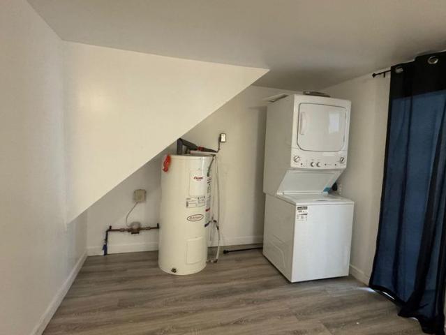 55 Cathcart St [Main Level Unit]