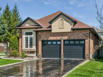 Hamilton, Ontario, Ontario - Fireplace