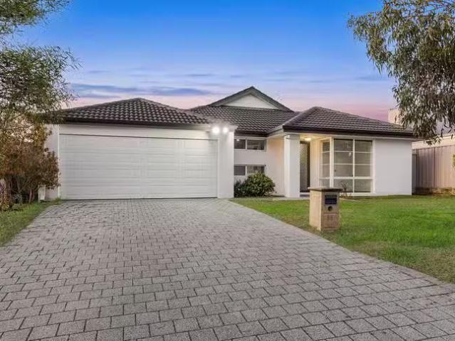 55 Chiltern Avenue, Brookdale, WA 6112