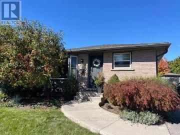 Oxford, Ontario - Garden, Office room, Swimming pool